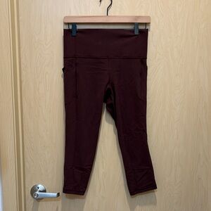 Athleta Salutation Stash Pocket II Capri Leggings - M - great condition